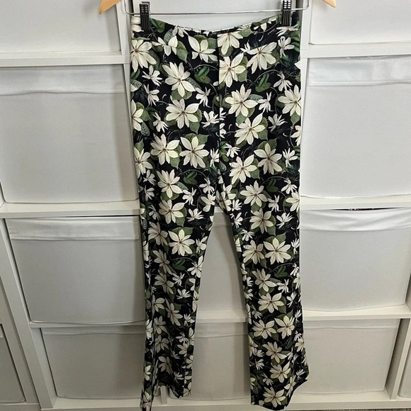 Alice + Olivia Julius Collared Blouse & Olivia Bootcut Pant in Leaf Green - Picture 6 of 8